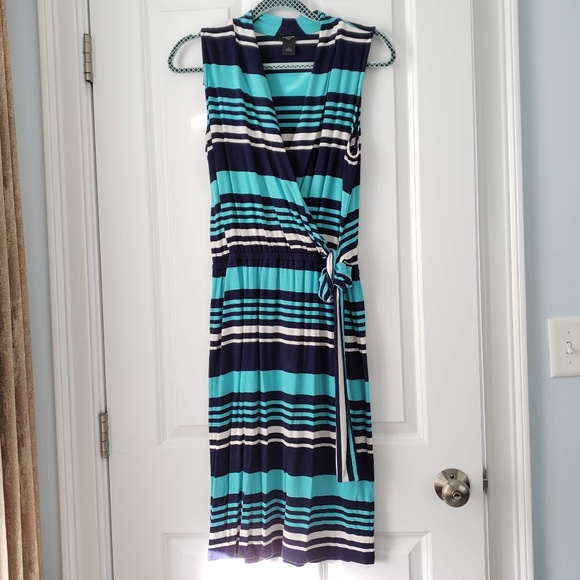 Ann Taylor Dresses & Skirts - Ann Taylor Size Small Sleveless stretchable dress